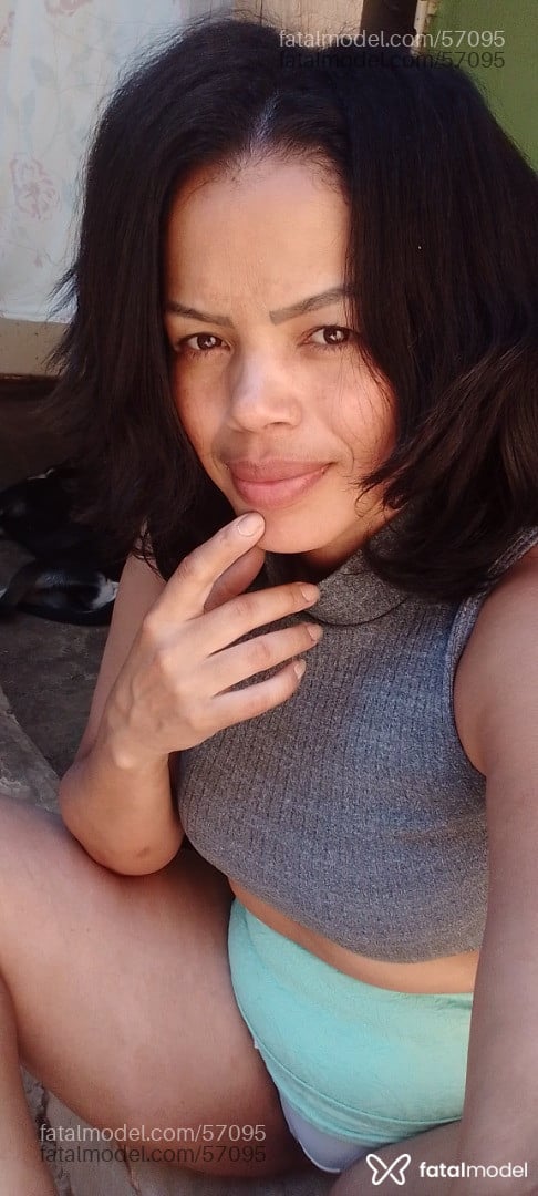 Acompanhante mulher morena (o) de olhos castanhos - Lady Calipígia