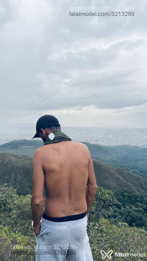Acompanhante homem morena (o) de olhos pretos em Virtual - Kin