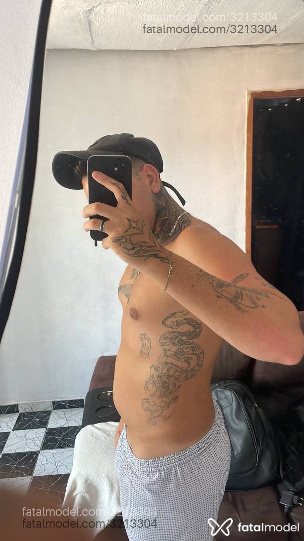 Acompanhante homem com cabelo castanho de olhos castanhos em Virtual - Tuhtxl