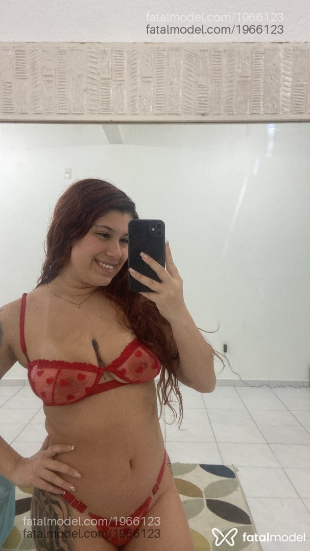 Acompanhante mulher ruiva (o) de olhos castanhos - Ingrid