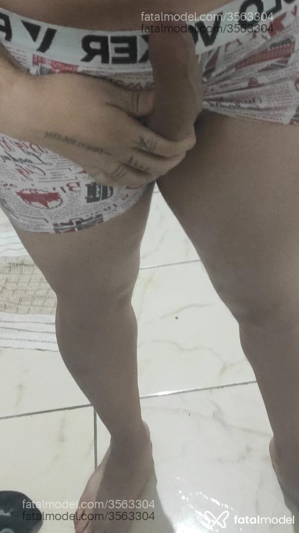 Acompanhante homem com cabelo castanho de olhos castanhos - Guilherme