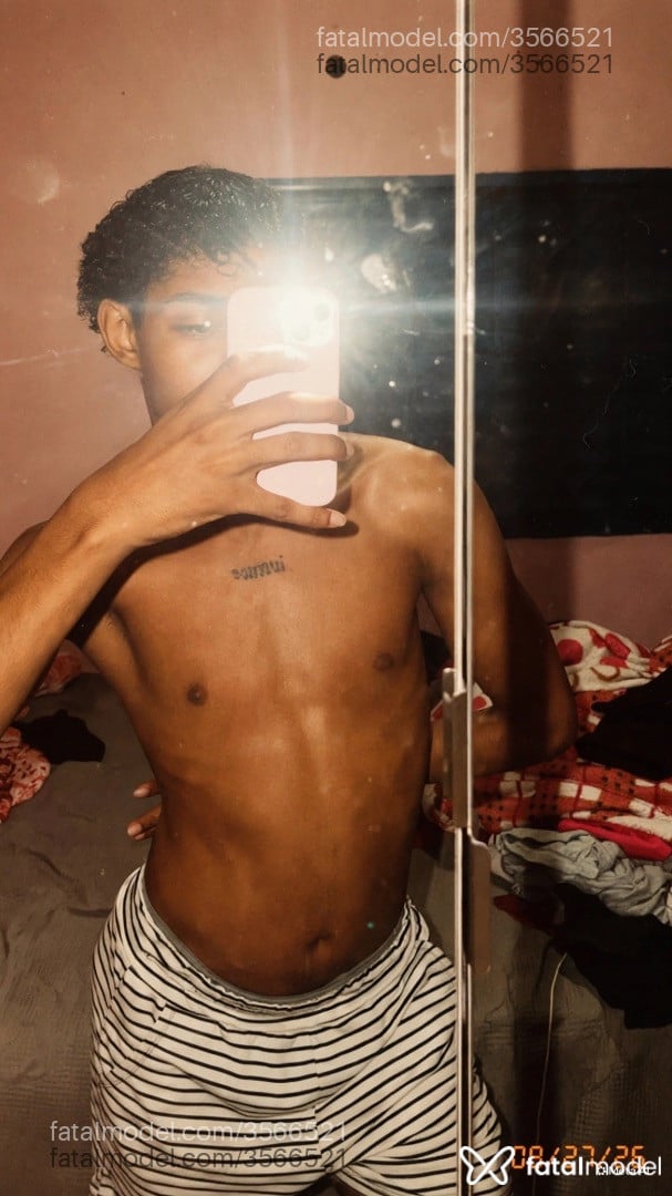 Acompanhante homem trans morena (o) de olhos castanhos - Pretty