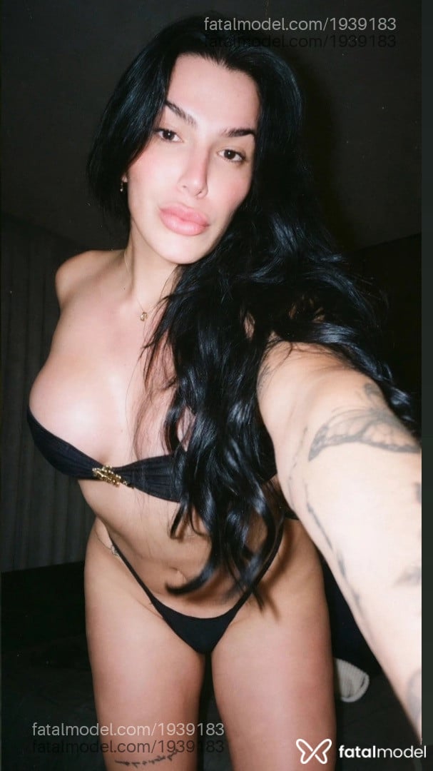 Acompanhante mulher trans morena (o) de olhos castanhos - Ana