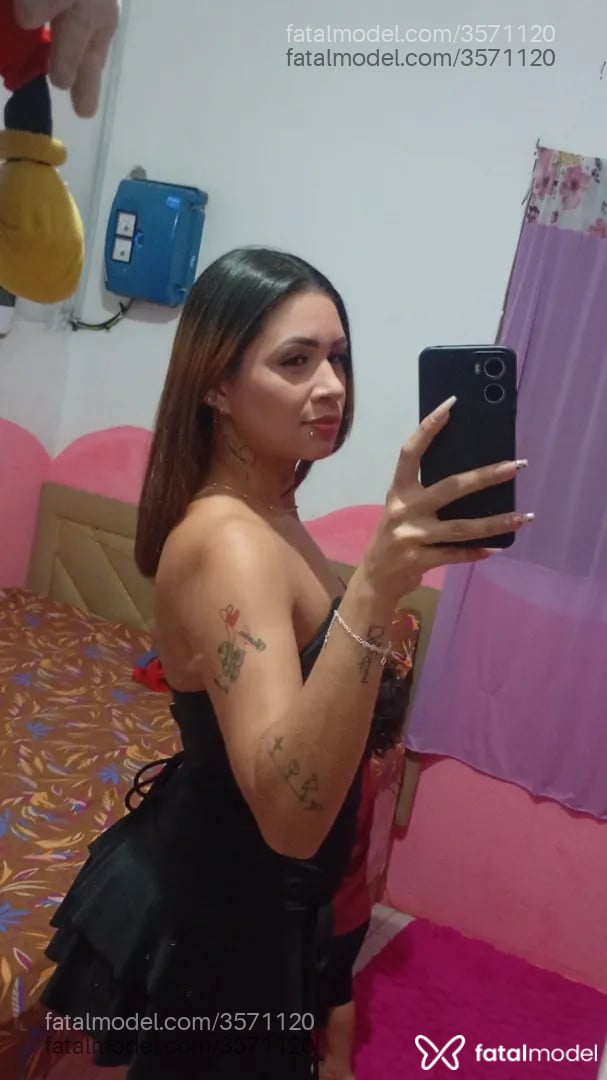 Acompanhante mulher loira (o) de olhos mel - Liliane