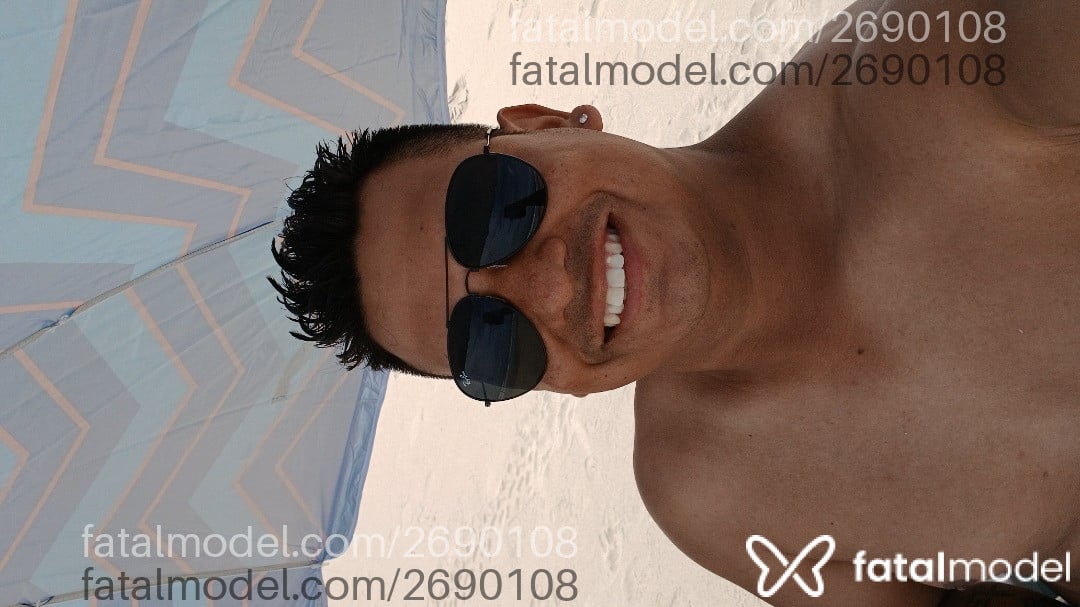 Acompanhante homem com cabelo castanho de olhos castanhos - Motoqueiro Acompanhante homem com cabelo castanho de olhos castanhos - Motoqueiro