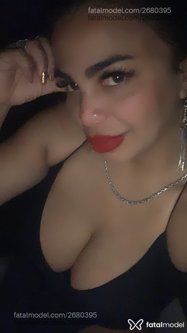 Acompanhante mulher com cabelo castanho de olhos castanhos - Natally Salles