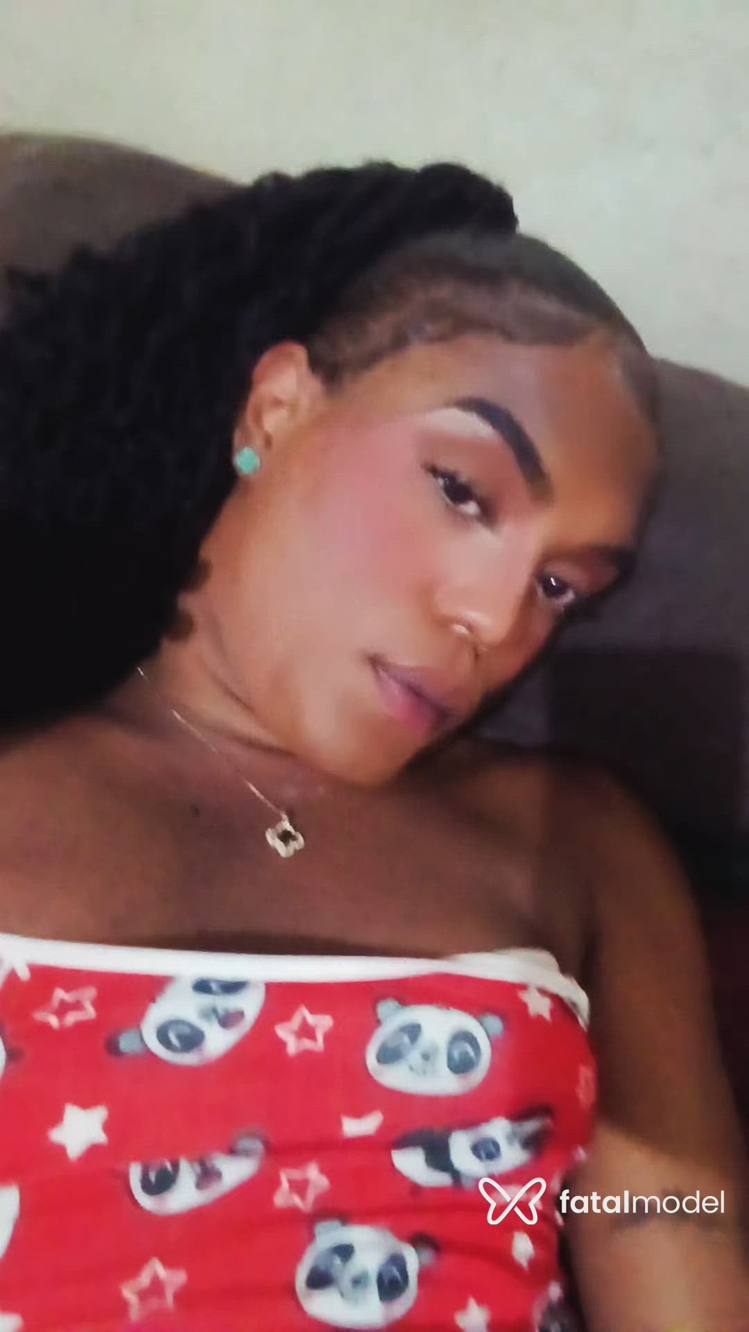 Acompanhante mulher trans com cabelo colorido de olhos castanhos - Cupim Acompanhante mulher trans com cabelo colorido de olhos castanhos - Cupim