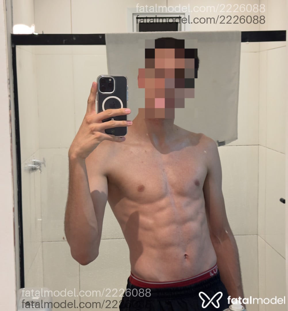 Acompanhante homem com cabelo castanho de olhos castanhos - Gustavinho