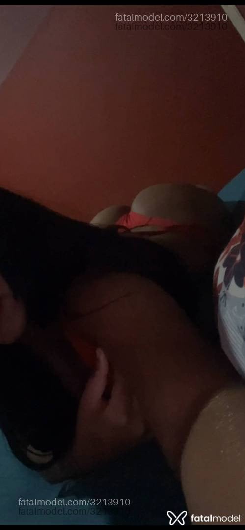 Acompanhante mulher morena (o) de olhos pretos - Indiaa