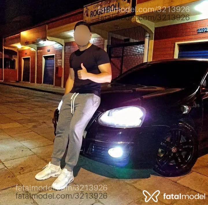 Acompanhante homem com cabelo castanho de olhos castanhos em Balneário Camboriú - Théo Souza