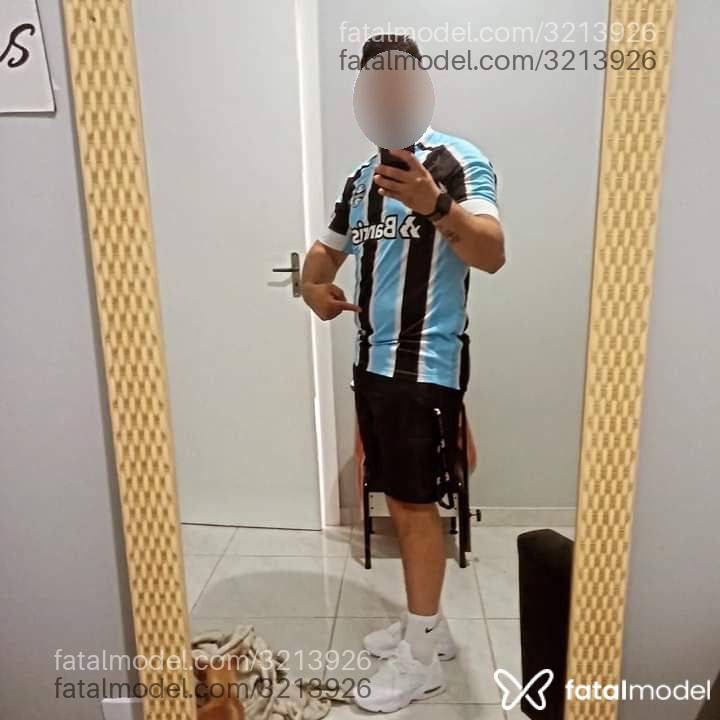 Acompanhante homem com cabelo castanho de olhos castanhos em Balneário Camboriú - Théo Souza