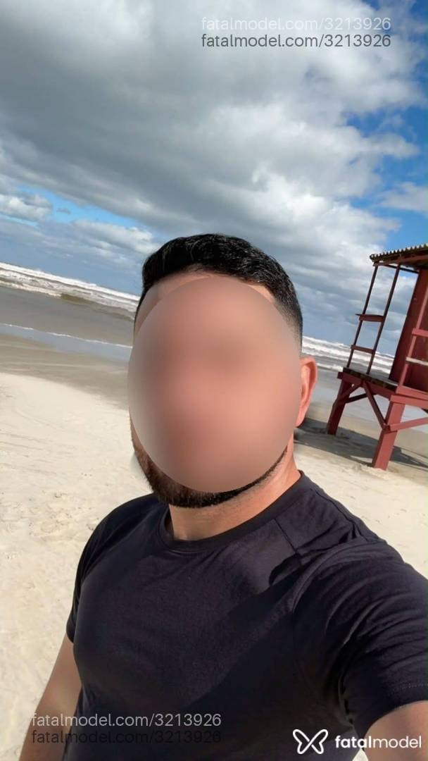 Acompanhante homem com cabelo castanho de olhos castanhos em Balneário Camboriú - Théo Souza