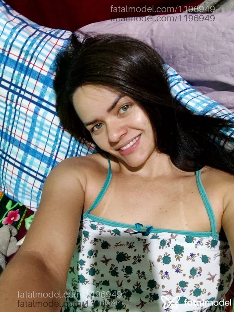 Acompanhante mulher loira (o) de olhos azuis - YSA MODELLO