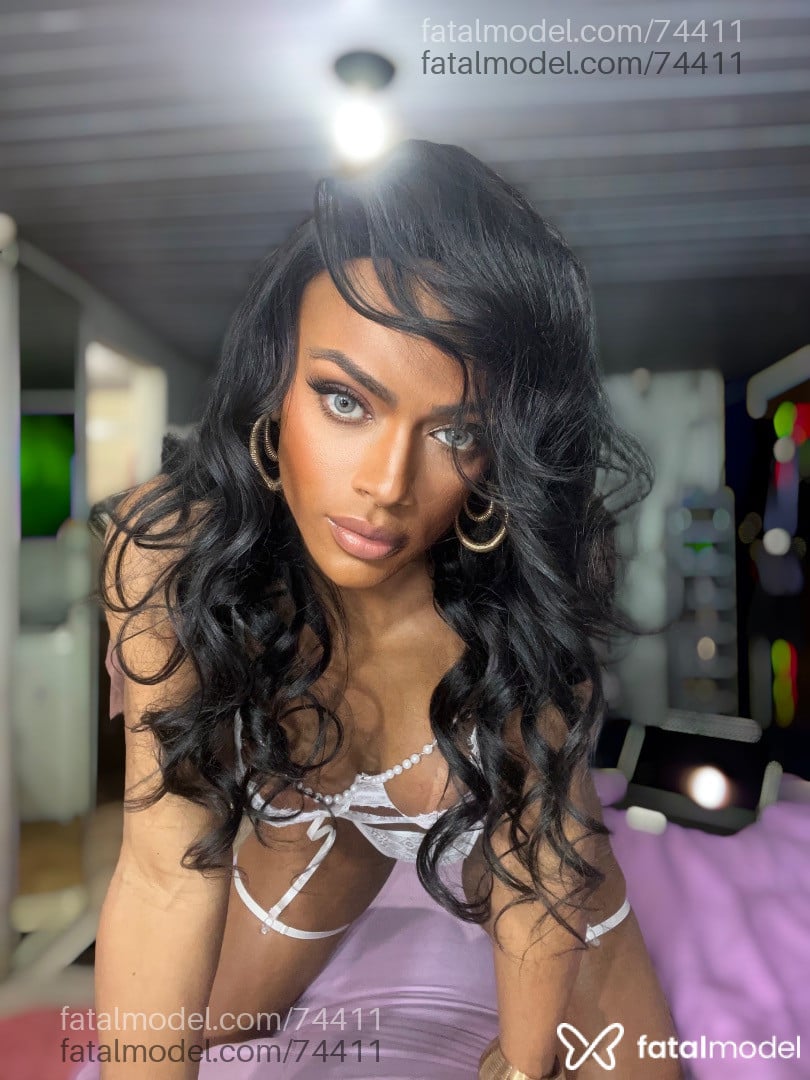 Acompanhante travesti morena (o) de olhos cinza - Ambra Acompanhante travesti morena (o) de olhos cinza - Ambra