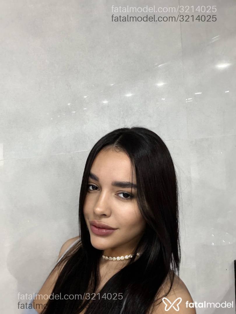 Acompanhante mulher com cabelo castanho de olhos pretos - Jessica