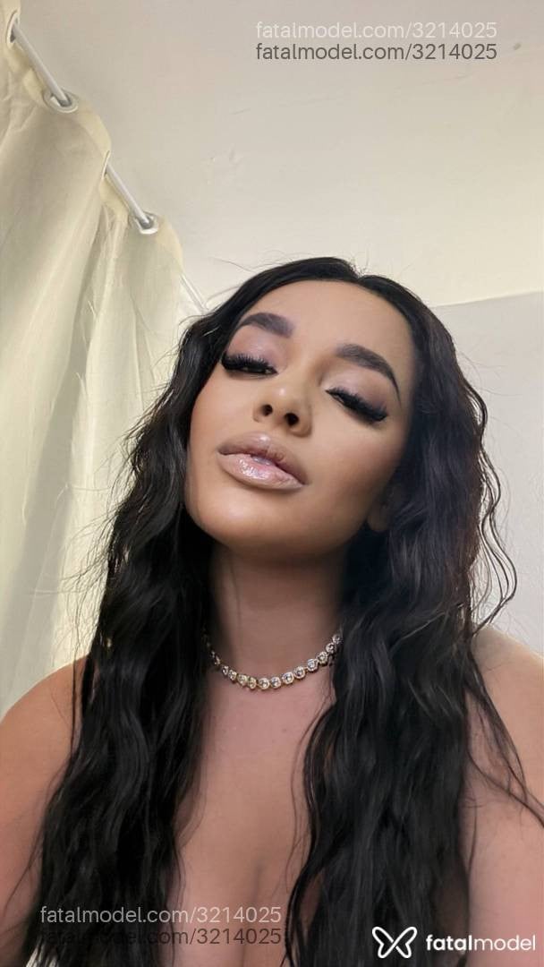 Acompanhante mulher com cabelo castanho de olhos pretos - Jessica