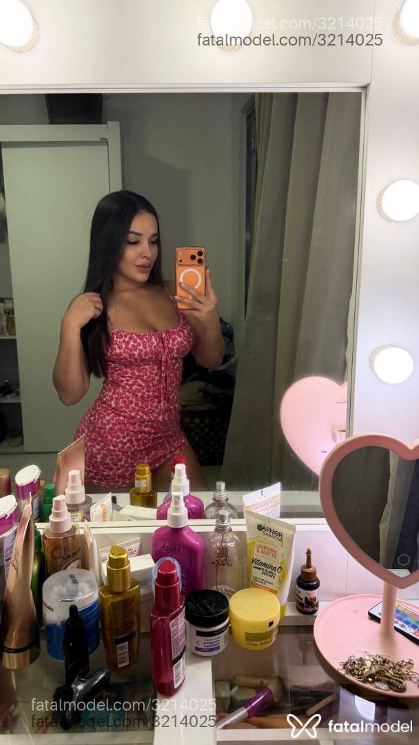 Acompanhante mulher com cabelo castanho de olhos pretos - Jessica