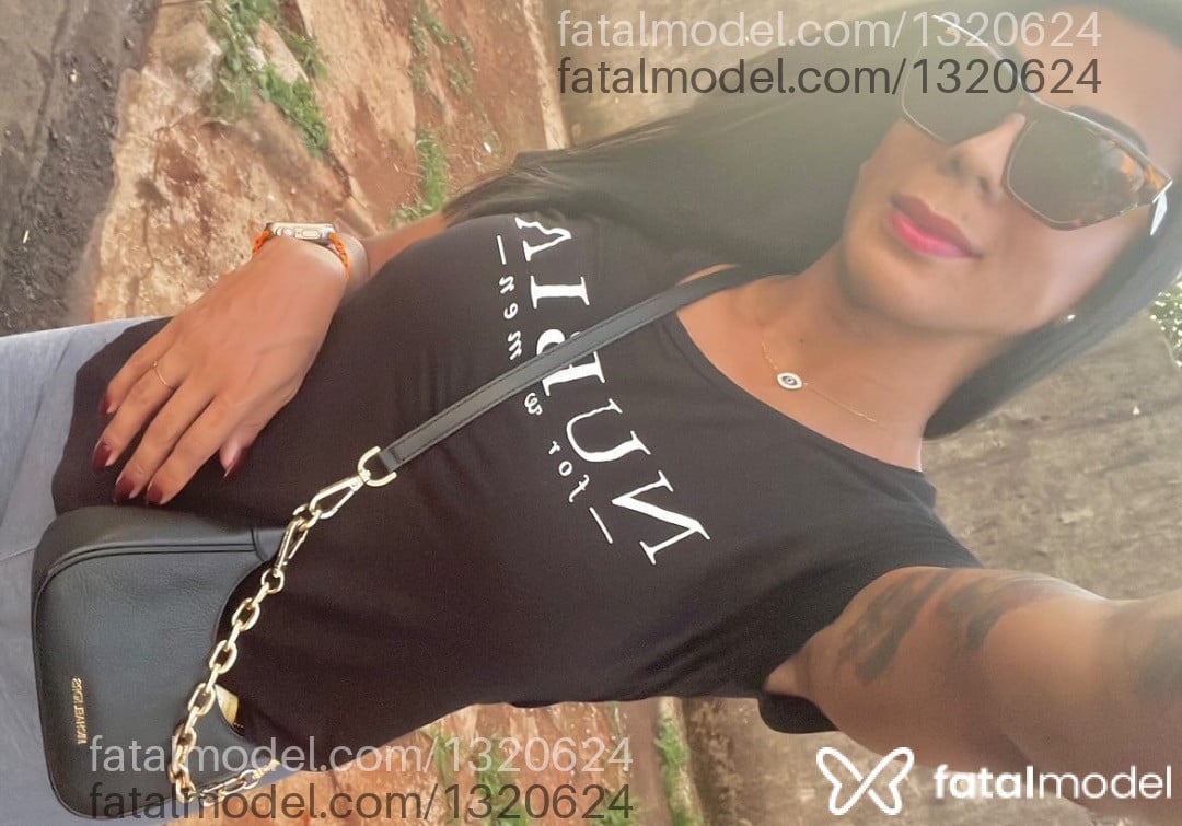 Acompanhante mulher trans morena (o) de olhos castanhos - Lara Ferrari
