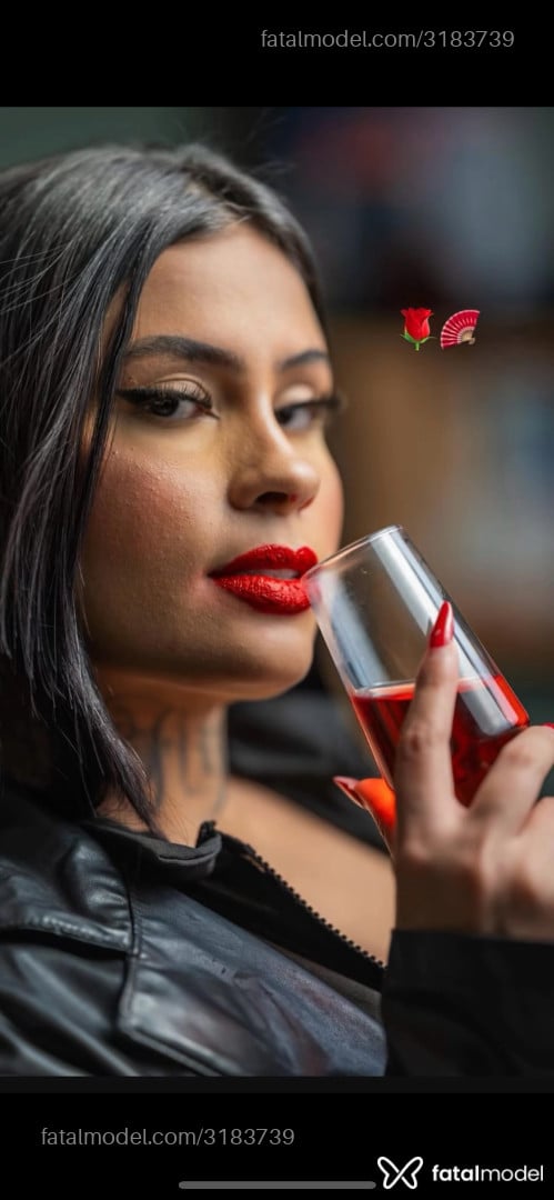 Acompanhante mulher morena (o) de olhos castanhos - Laura Stefany Acompanhante mulher morena (o) de olhos castanhos - Laura Stefany