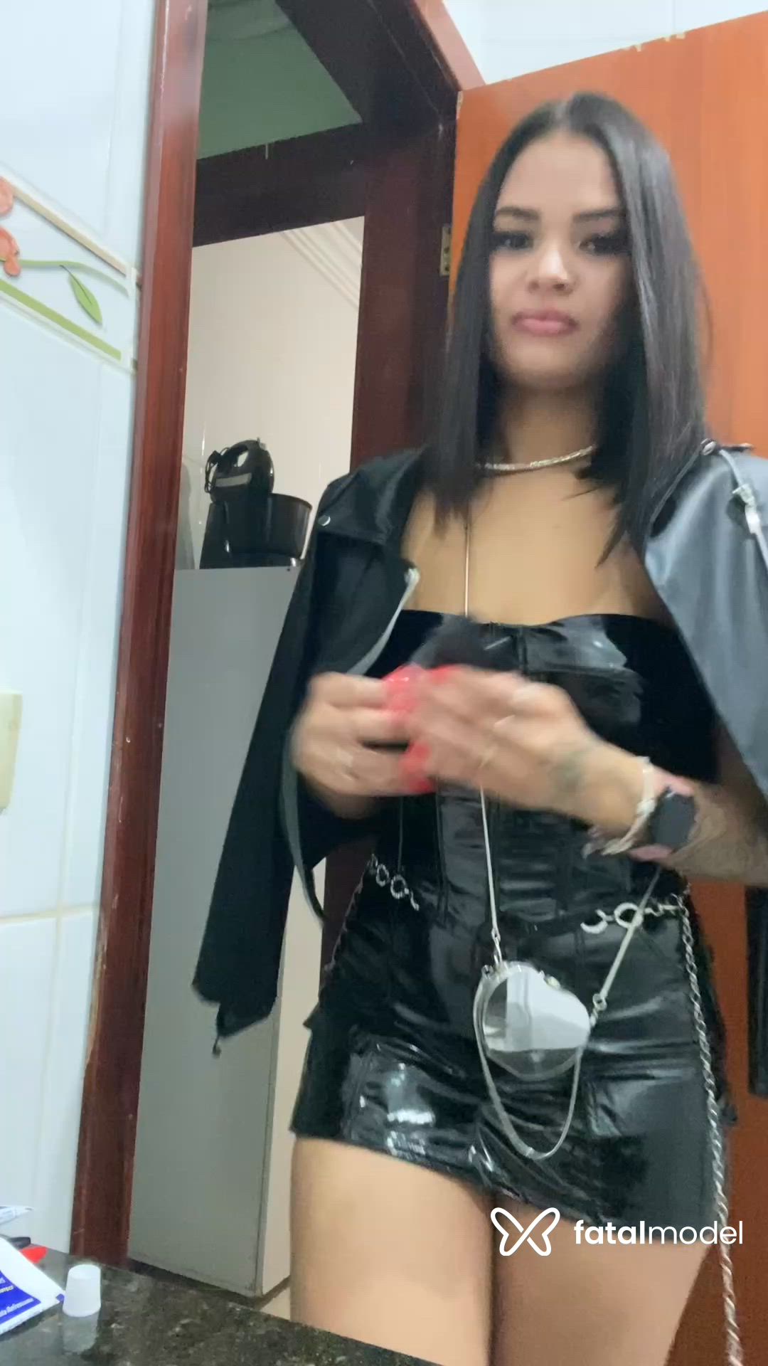 Acompanhante mulher morena (o) de olhos mel - Jessyka Acompanhante mulher morena (o) de olhos mel - Jessyka