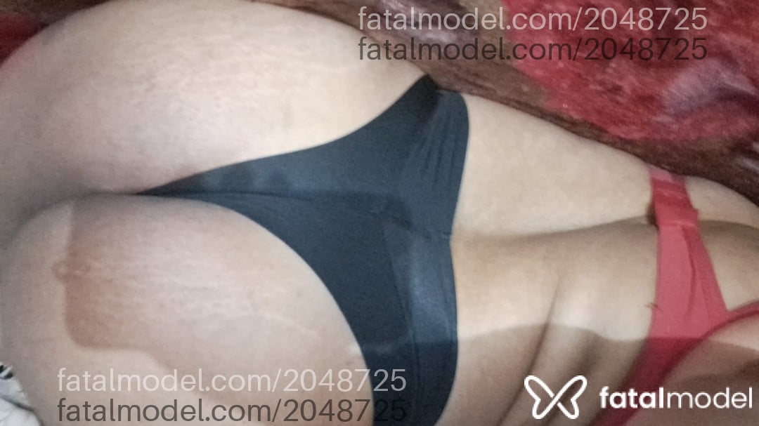 Acompanhante mulher morena (o) de olhos pretos - Denise Mil Graus