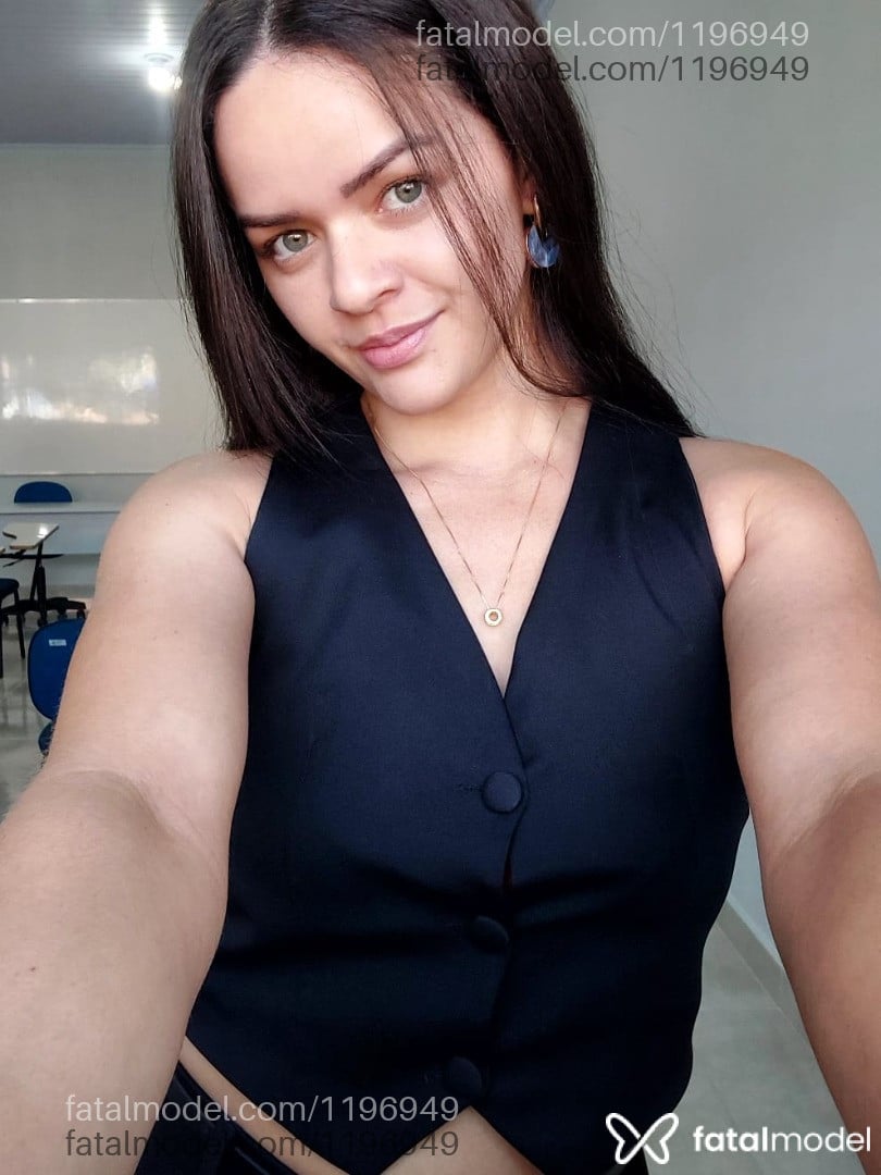 Acompanhante mulher loira (o) de olhos azuis - YSA MODELLO