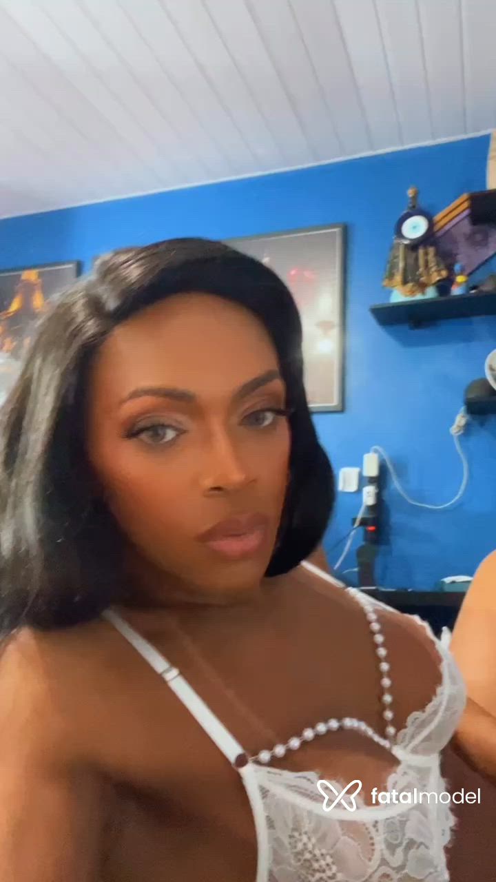 Acompanhante travesti morena (o) de olhos cinza - Ambra Acompanhante travesti morena (o) de olhos cinza - Ambra