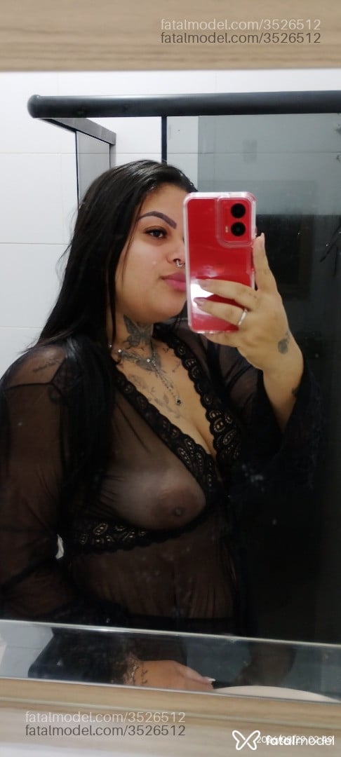 Acompanhante mulher morena (o) de olhos castanhos - Thataa
