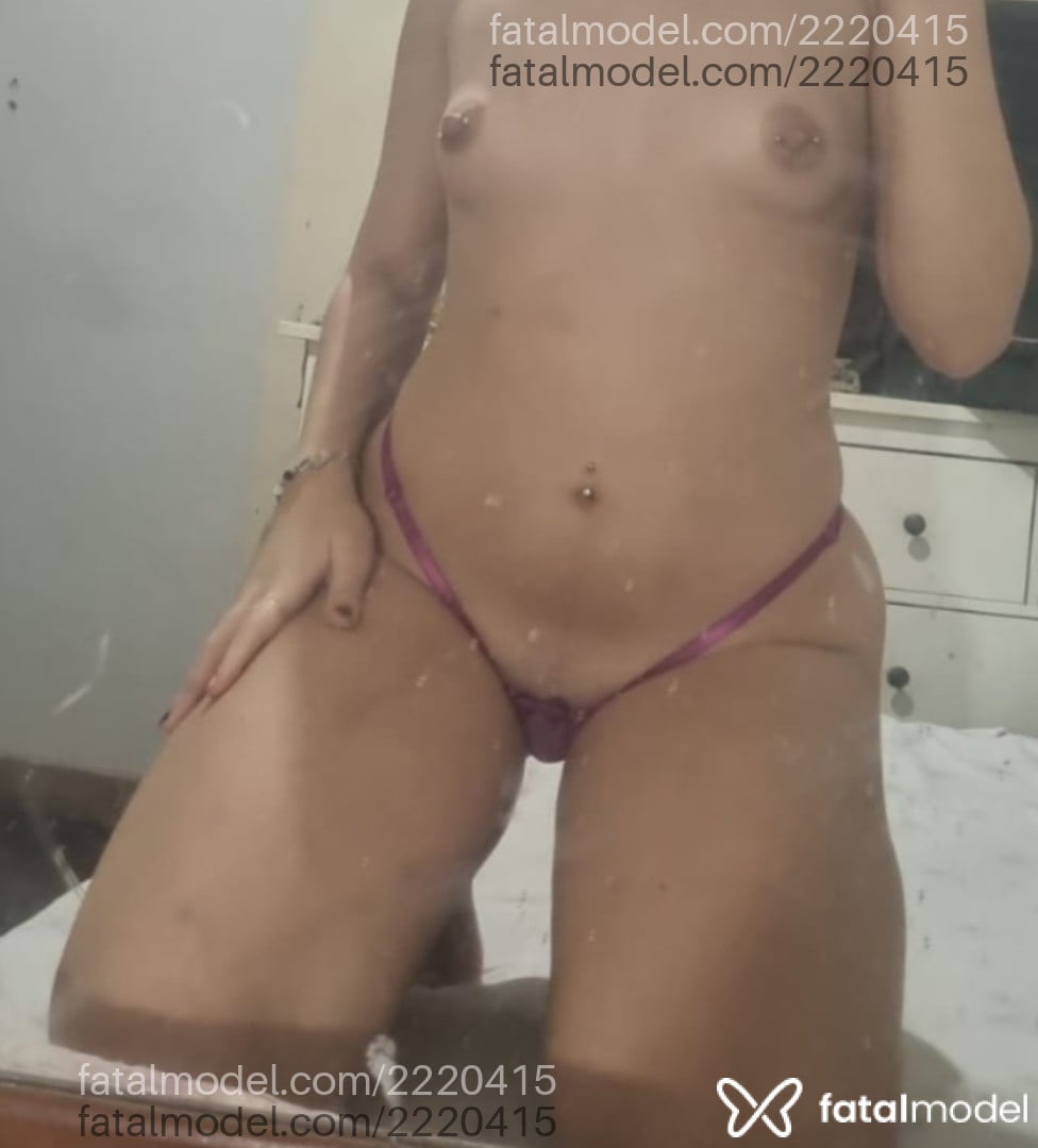 Acompanhante mulher ruiva (o) de olhos castanhos - Lua
