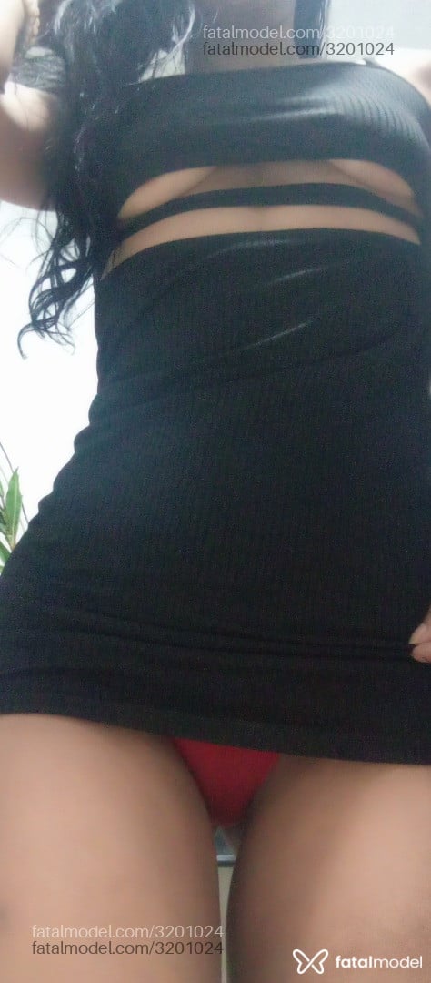 Acompanhante mulher morena (o) de olhos pretos - Melissa