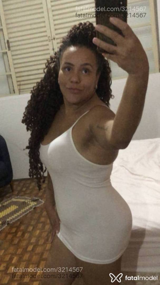 Acompanhante mulher com cabelo castanho de olhos castanhos - Fernanda Silva