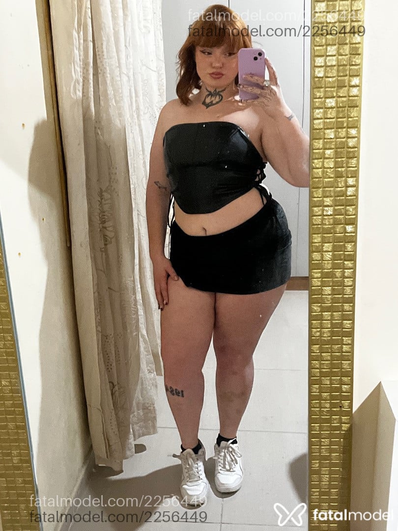 Acompanhante mulher trans ruiva (o) de olhos mel - Rubby