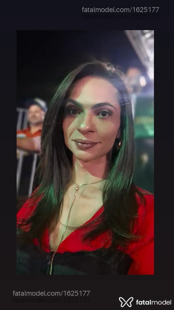 Acompanhante mulher trans com cabelo castanho de olhos castanhos - Patrícia Cardoso Acompanhante mulher trans com cabelo castanho de olhos castanhos - Patrícia Cardoso