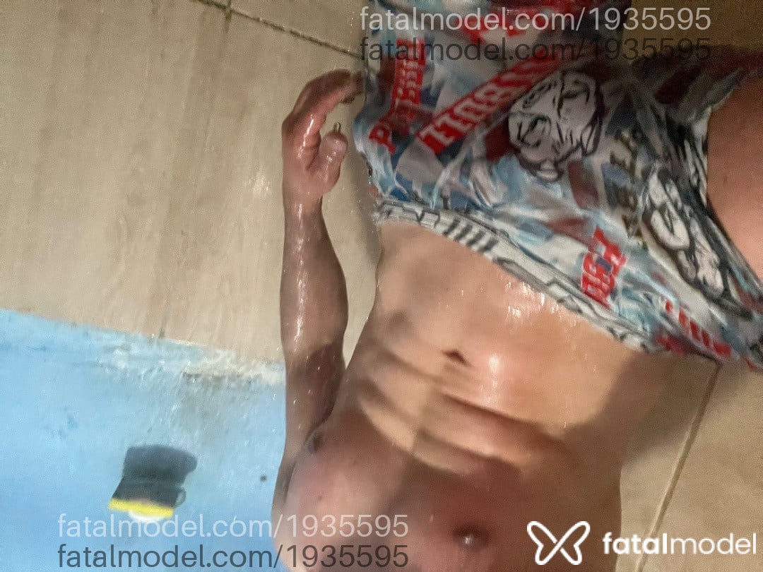 Acompanhante homem com cabelo castanho de olhos castanhos - Moreninho