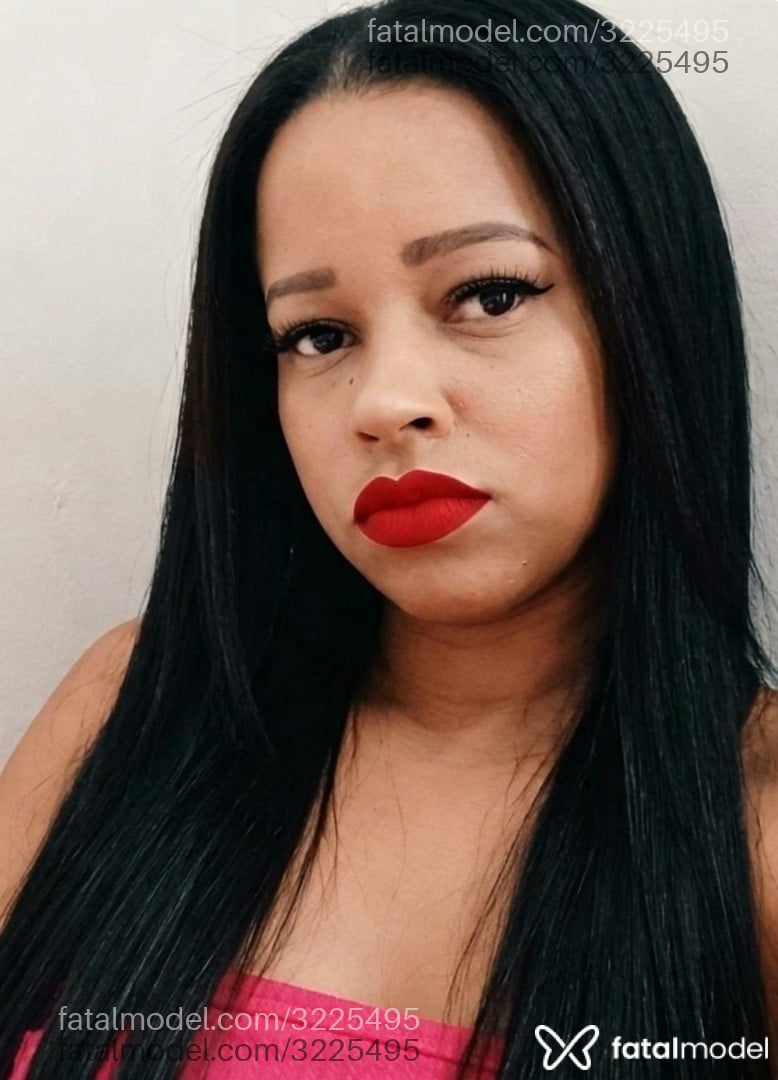 Acompanhante mulher morena (o) de olhos mel - Belinda