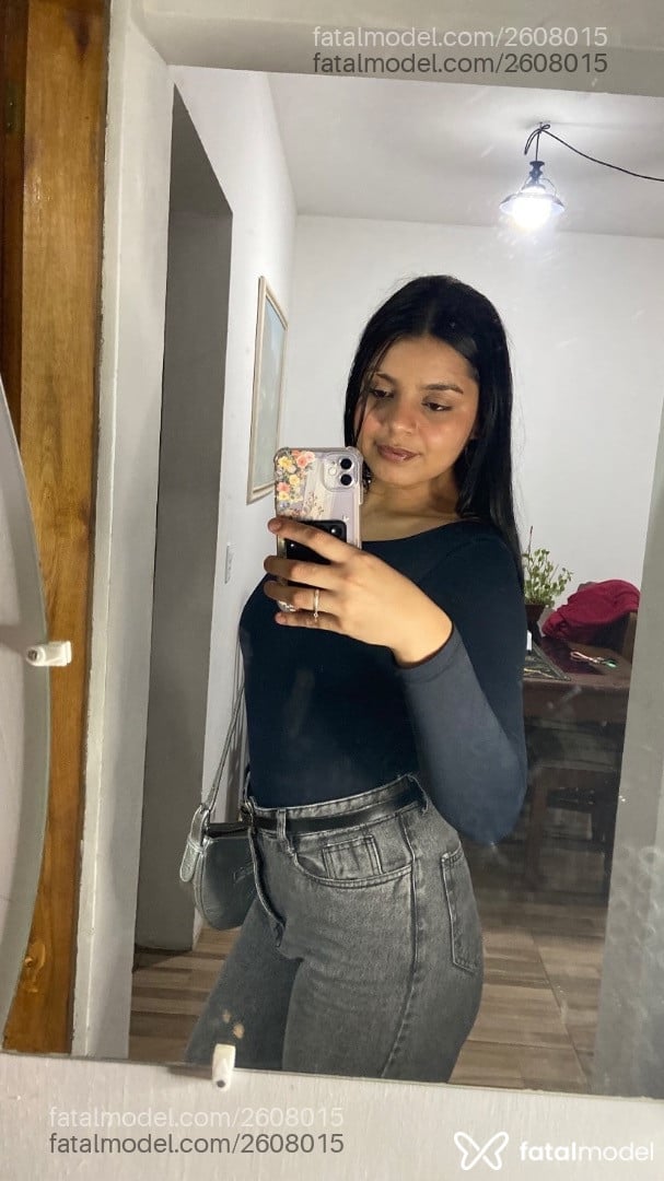 Acompanhante mulher morena (o) de olhos castanhos - Jordana Maya