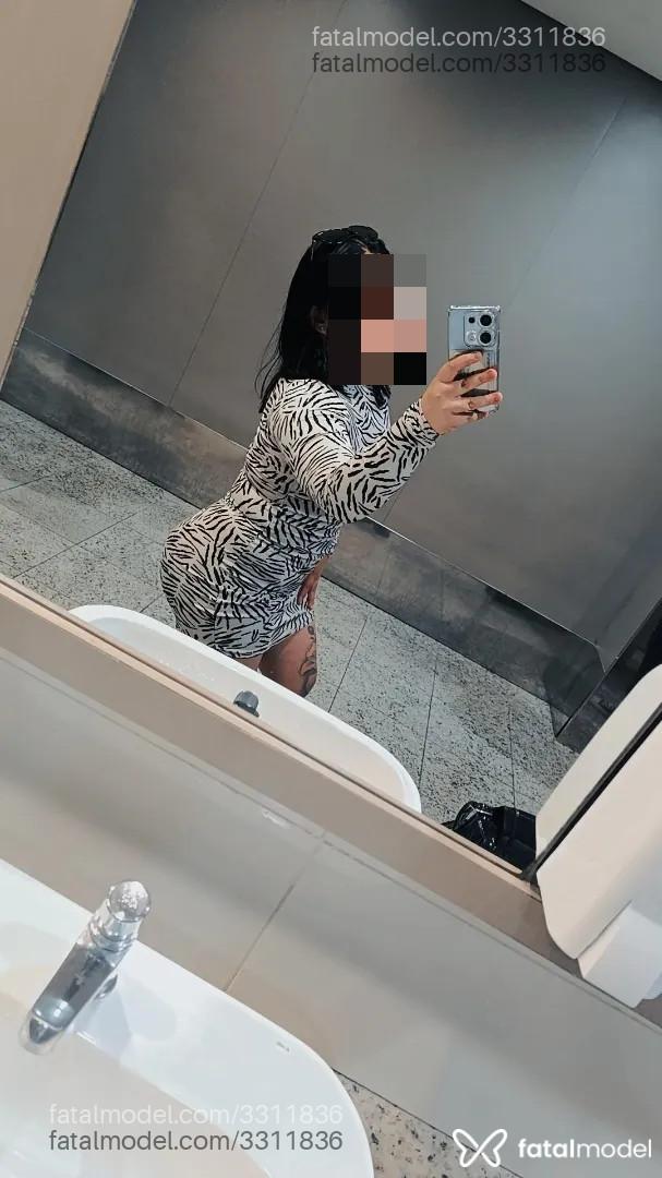 Acompanhante mulher com cabelo castanho de olhos castanhos - Carolina