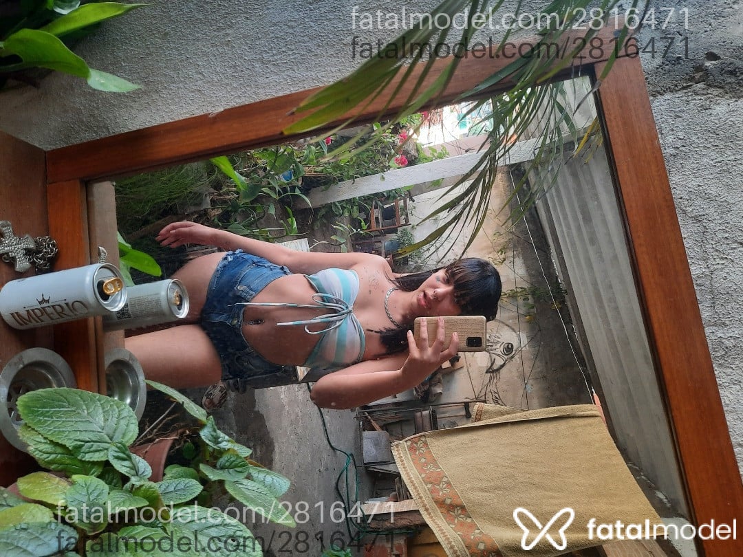 Acompanhante mulher morena (o) de olhos castanhos - Karoline
