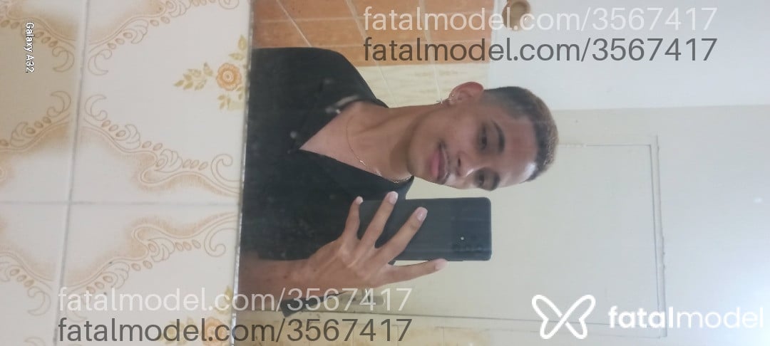Acompanhante homem trans morena (o) de olhos castanhos - Júlio César