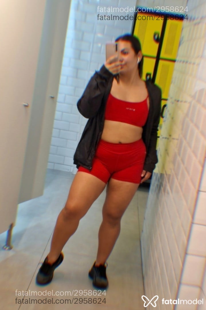 Acompanhante mulher morena (o) de olhos castanhos - Bia