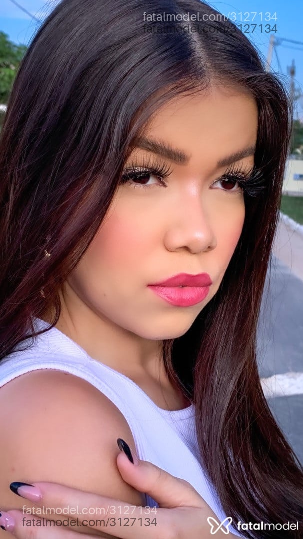 Acompanhante mulher com cabelo castanho de olhos pretos - Angel