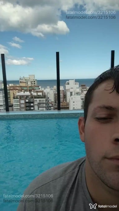 Acompanhante homem com cabelo castanho de olhos castanhos em Capão da Canoa Acompanhante homem com cabelo castanho de olhos castanhos em Capão da Canoa - Jonas