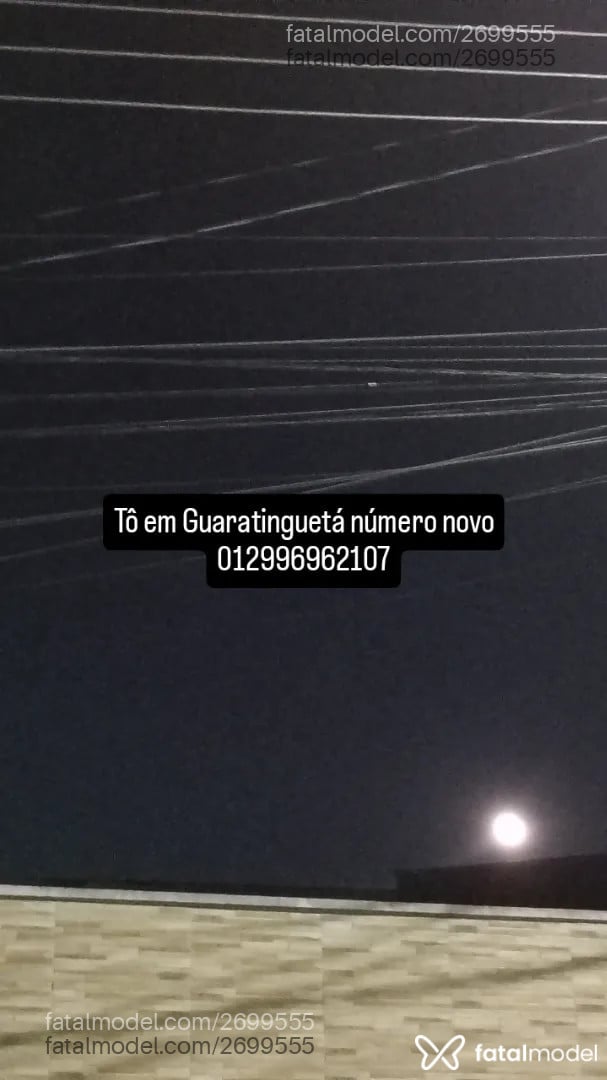 Acompanhante homem com cabelo castanho de olhos castanhos - Charles Pinto