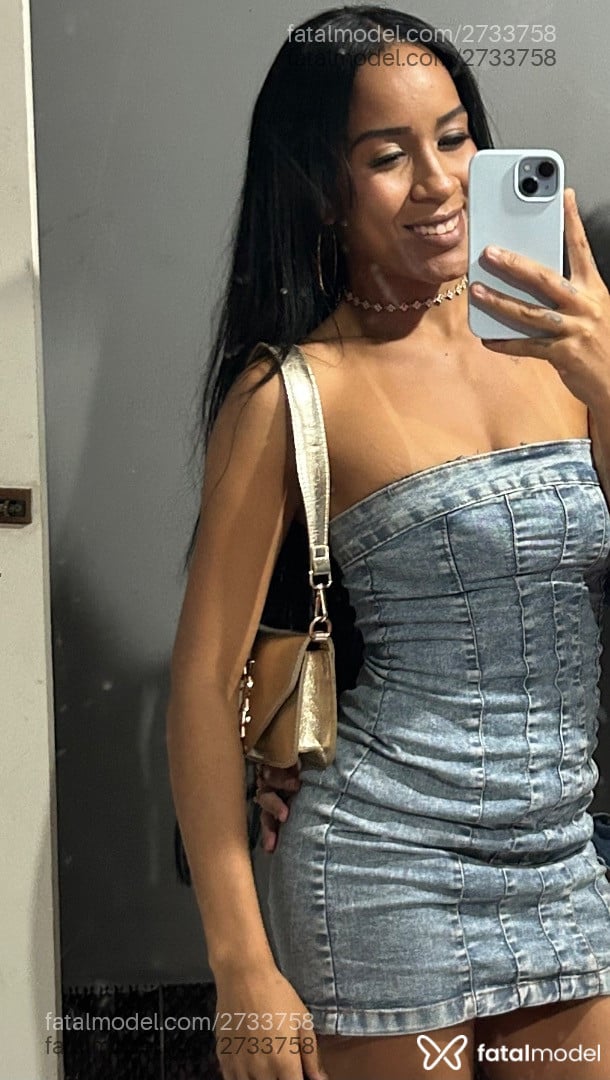Acompanhante mulher morena (o) de olhos pretos - Estrelinha Acompanhante mulher morena (o) de olhos pretos - Estrelinha