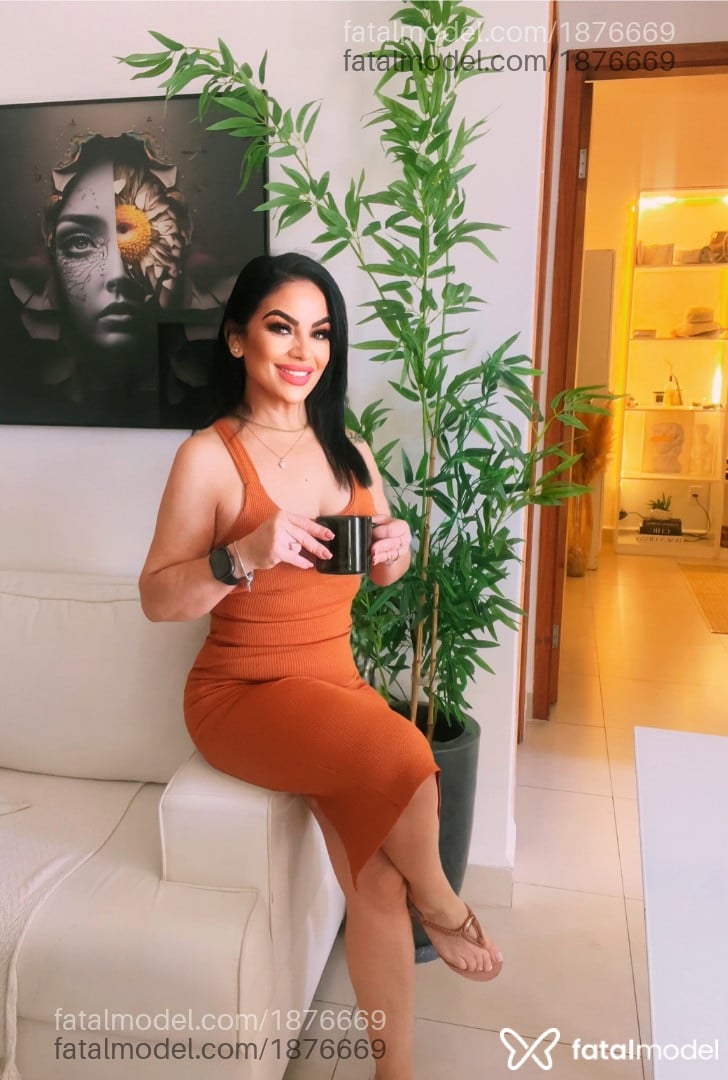 Acompanhante mulher morena (o) de olhos mel - Bruna Davila