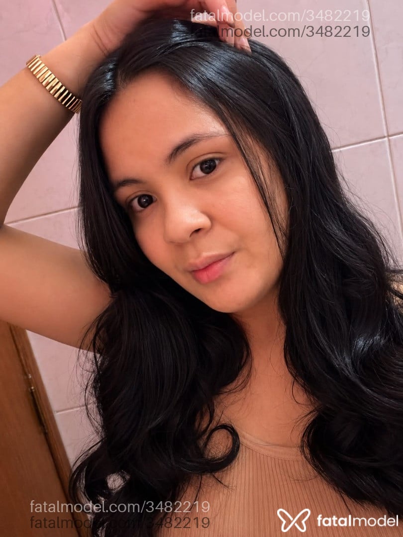 Acompanhante mulher morena (o) de olhos castanhos - Lorena Lucatelli Acompanhante mulher morena (o) de olhos castanhos - Lorena Lucatelli