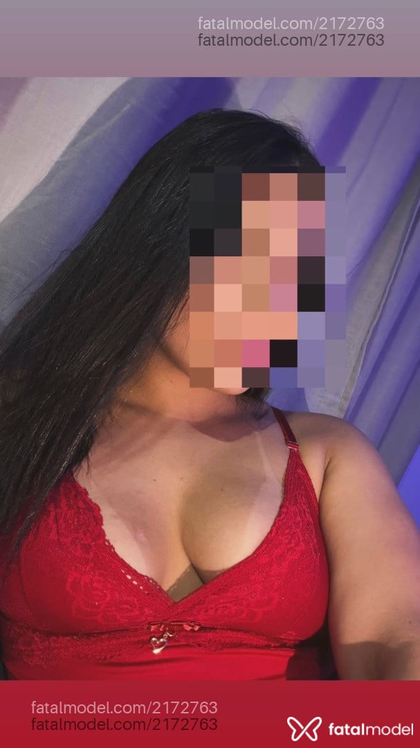 Acompanhante mulher com cabelo castanho de olhos castanhos - Safira