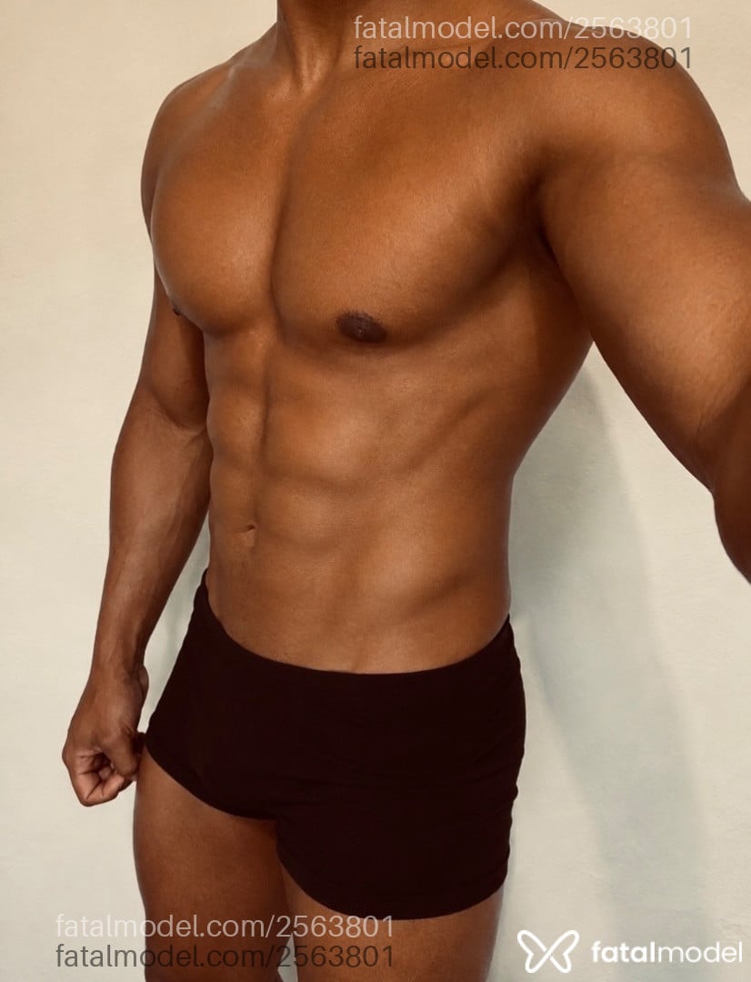 Acompanhante homem morena (o) de olhos pretos - Blackbuzios Acompanhante homem morena (o) de olhos pretos - Blackbuzios