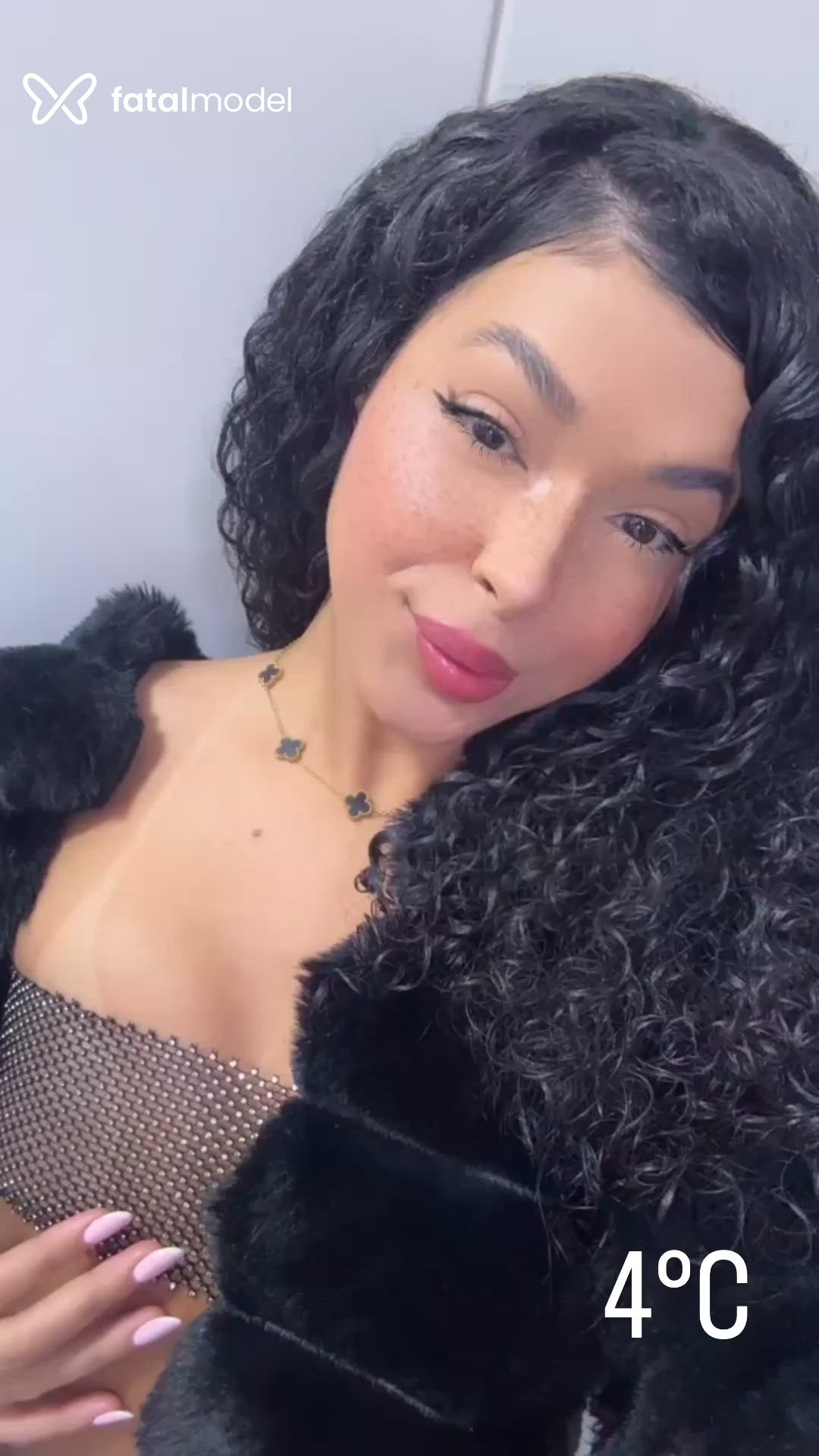 Acompanhante mulher morena (o) de olhos castanhos - Mariana