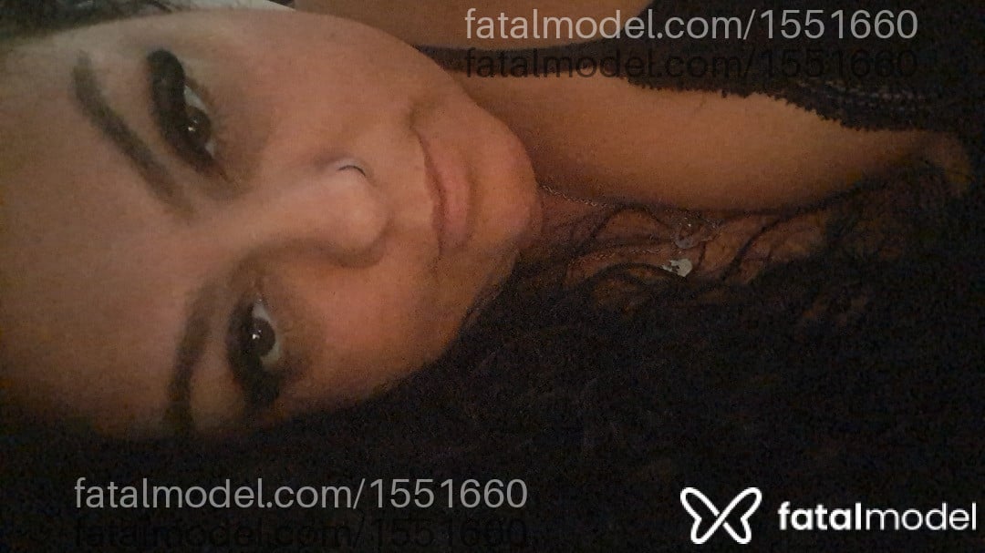 Acompanhante mulher morena (o) de olhos mel - TINA BORGES